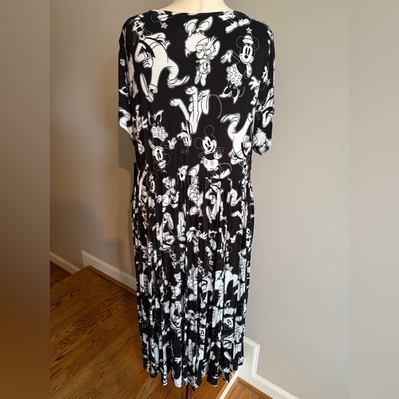 NWT Disney by Torrid Mickey and Friends Midi Dress - Torrid Size 4 (26, 4X) - Picture 9 of 15